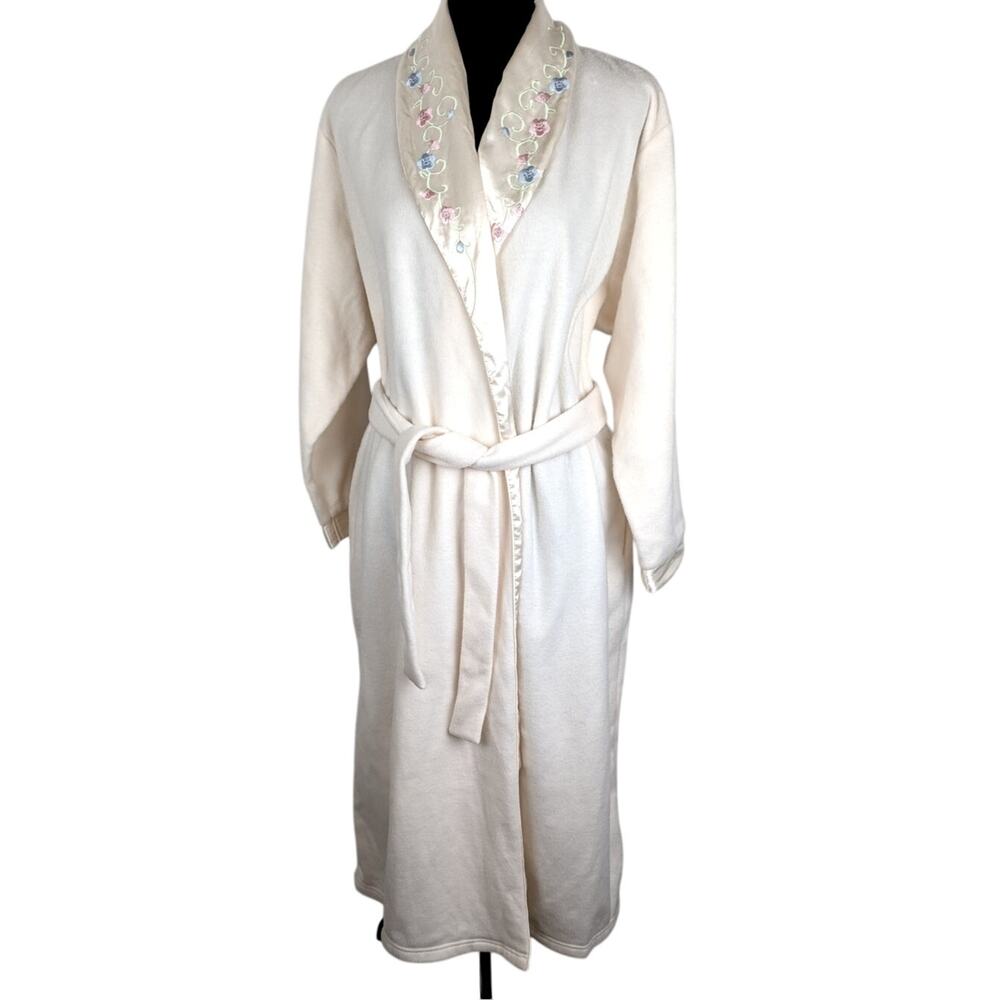Vtge ErikaTaylor PL Fleece Robe Embroidered Satin Shawl Collar Cream  Oversized